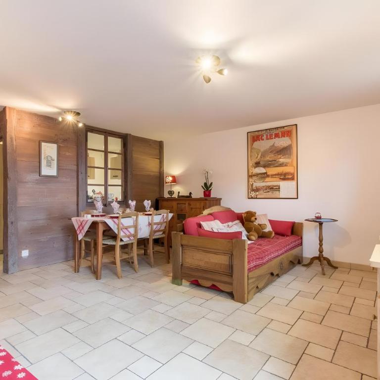 Gîte Chez Mayon - Chambre Quadruple avec Douche - 2