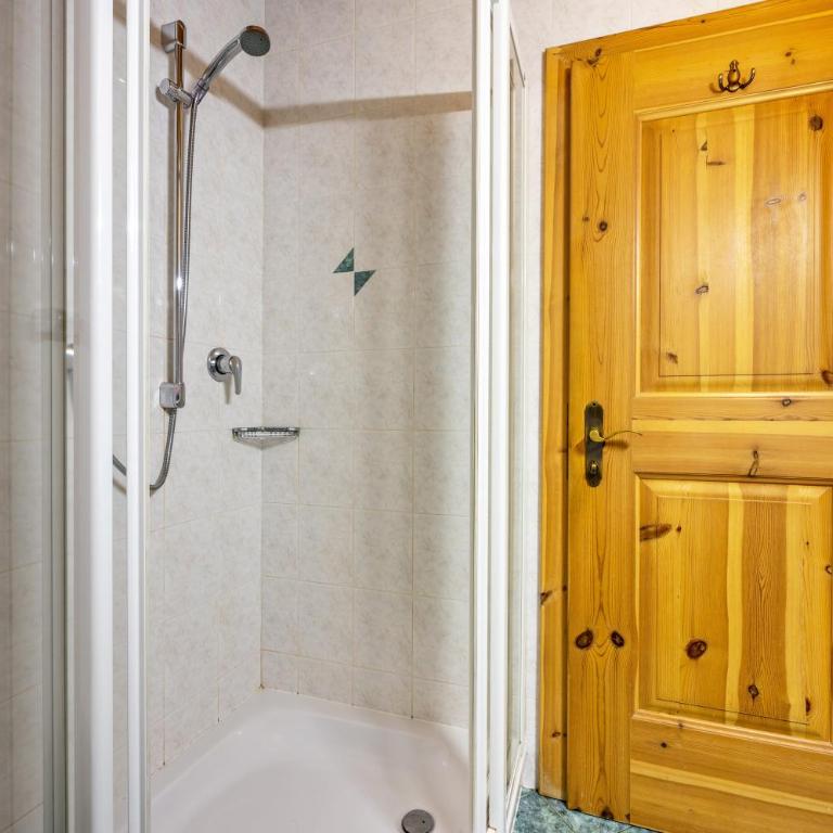Lindenhof Apt 1 - Appartamento Superior con 1 Camera da Letto e Balcone - 11