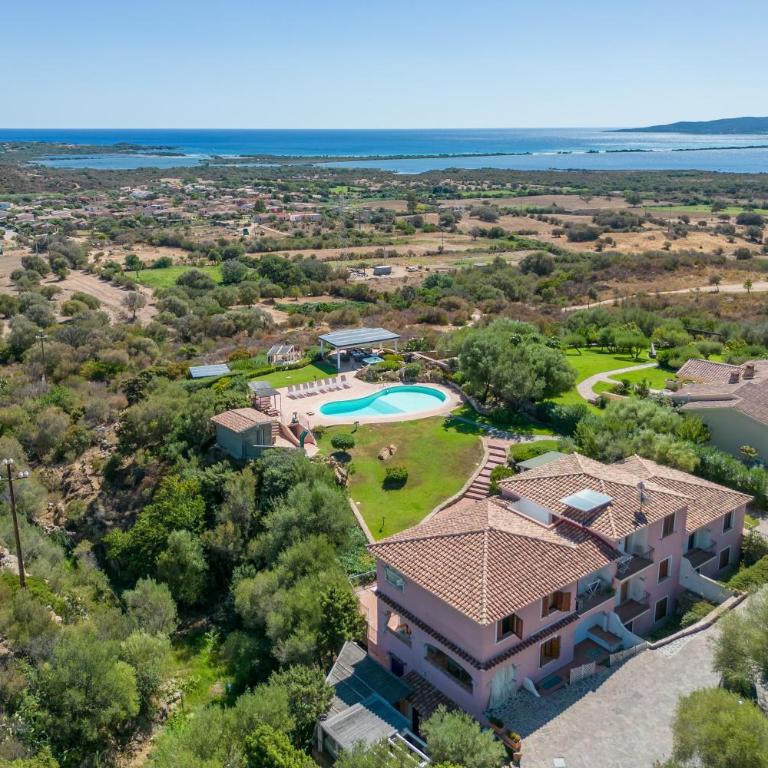 2 Appartamento Porto Taverna - Appartamento Deluxe con 2 Camere da Letto e Vista Oceano - 1