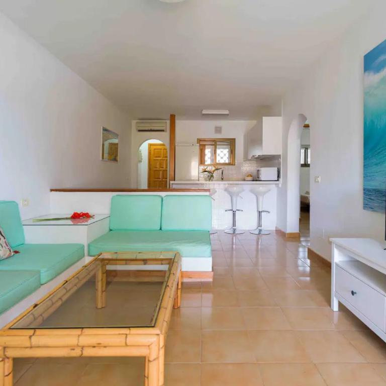 En la playa 2 dormitorios y piscina - Two-Bedroom Deluxe Apartment with Ocean View - 10