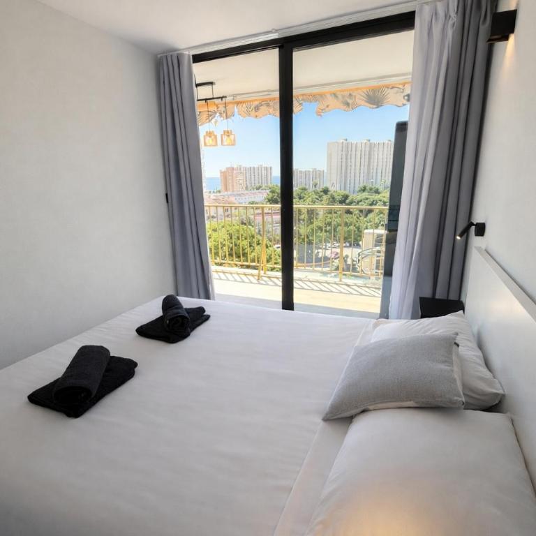 Moderno apartamento con terraza, piscina y vistas al mar by Turihome - Apartment - 10