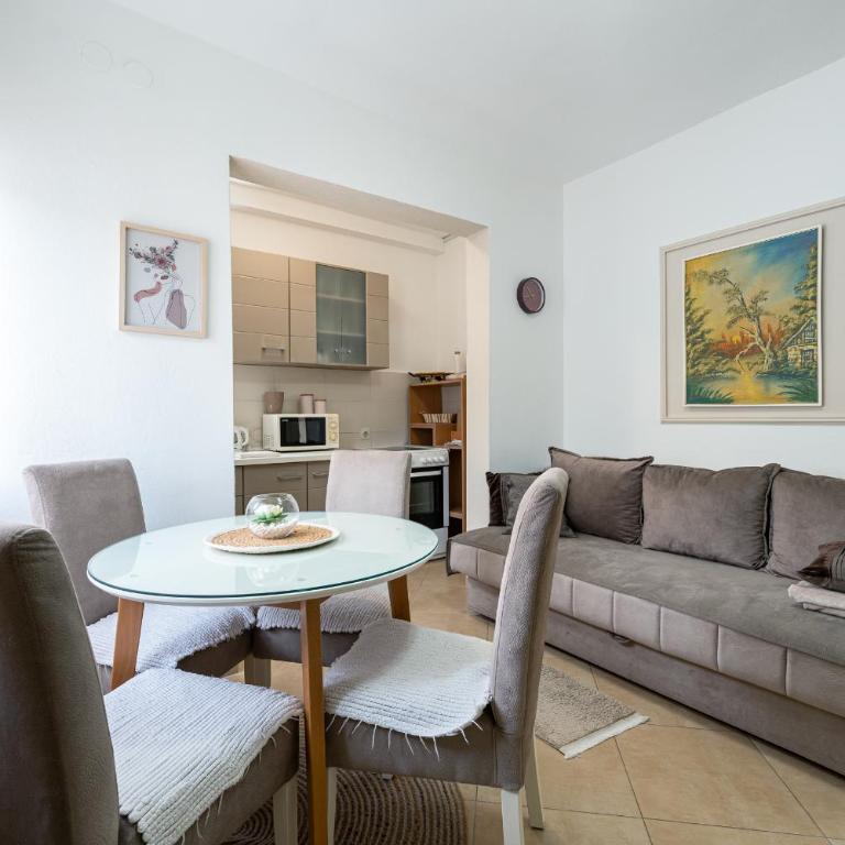 Apartments Gabi&Zdenka Tivat - One-Bedroom Apartment with Garden View - 11
