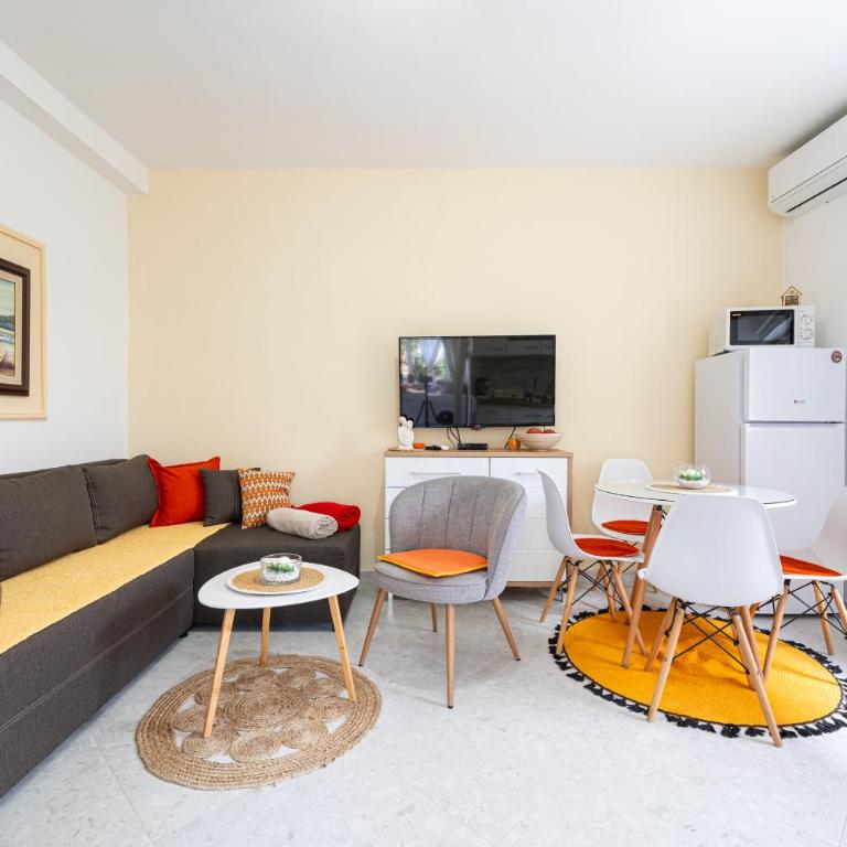 Apartments Gabi&Zdenka Tivat - One-Bedroom Apartment with Garden View - 15