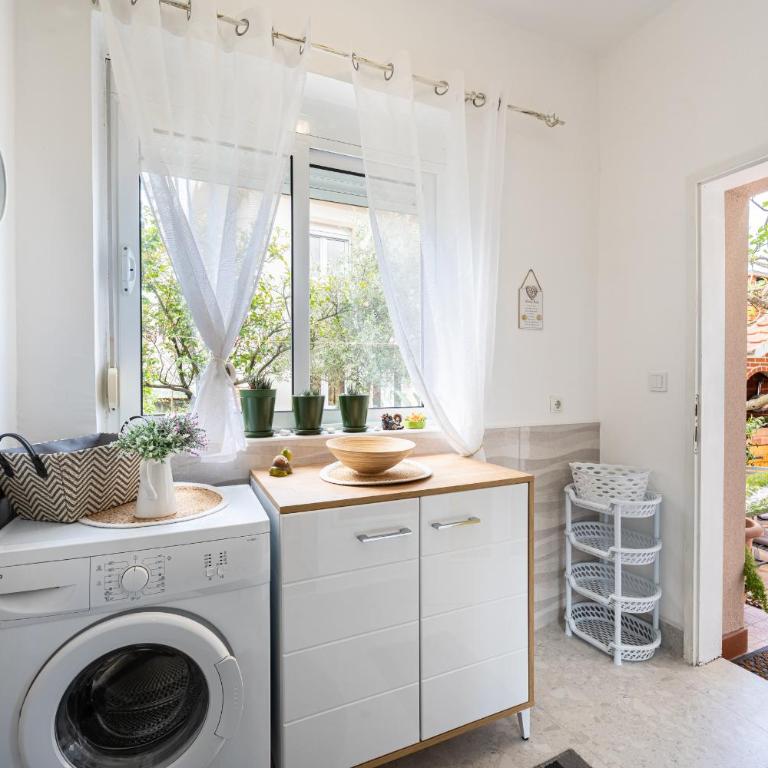 Apartments Gabi&Zdenka Tivat - One-Bedroom Apartment with Garden View - 9