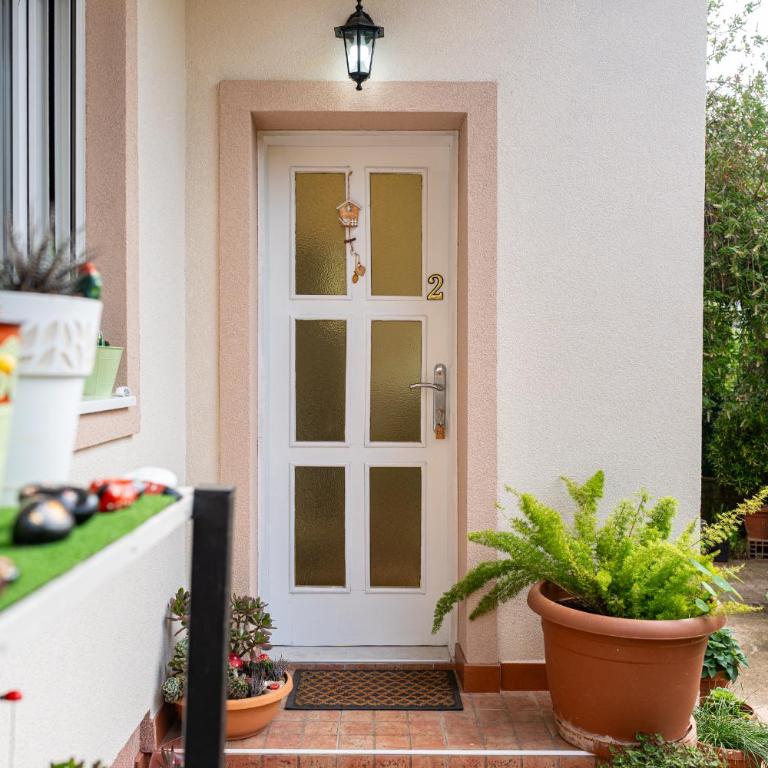 Apartments Gabi&Zdenka Tivat - One-Bedroom Apartment with Garden View - 3