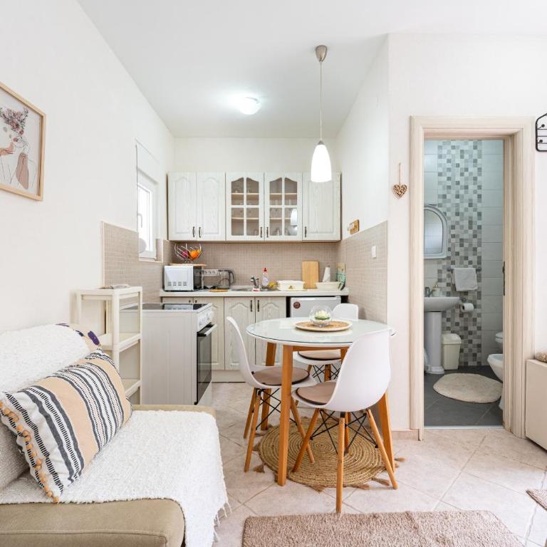 Apartments Gabi&Zdenka Tivat - Studio with Garden View - 4