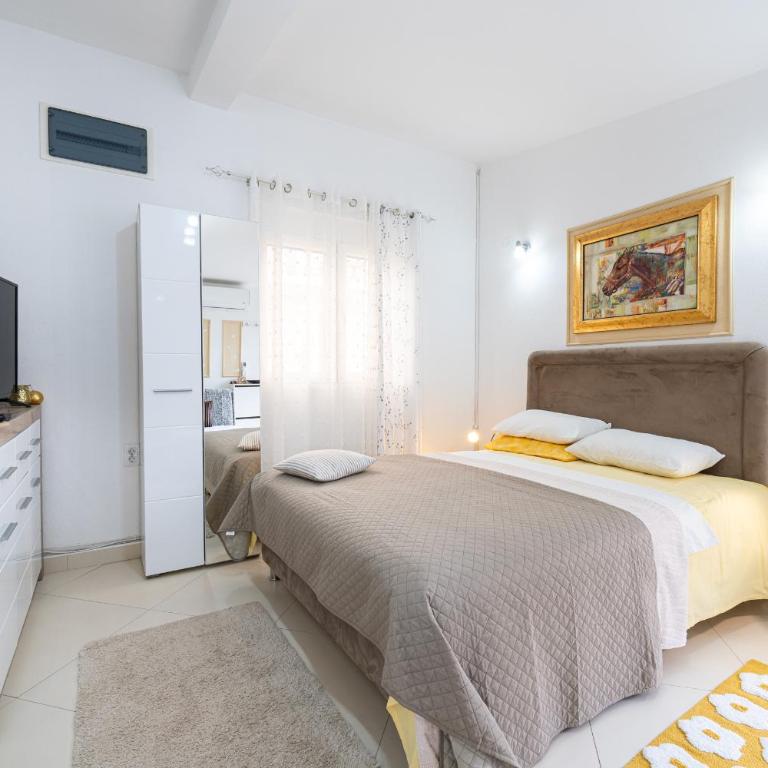 Apartments Gabi&Zdenka Tivat - Studio with Garden View - 2