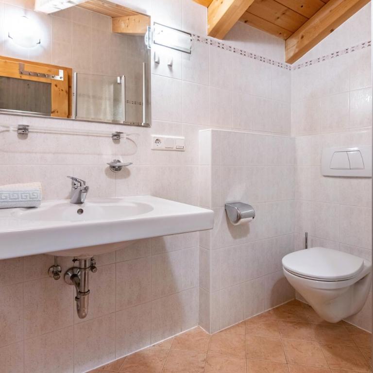 Mansardenwohnung Egart - Appartamento Deluxe con 2 Camere da Letto e Vista Giardino - 17