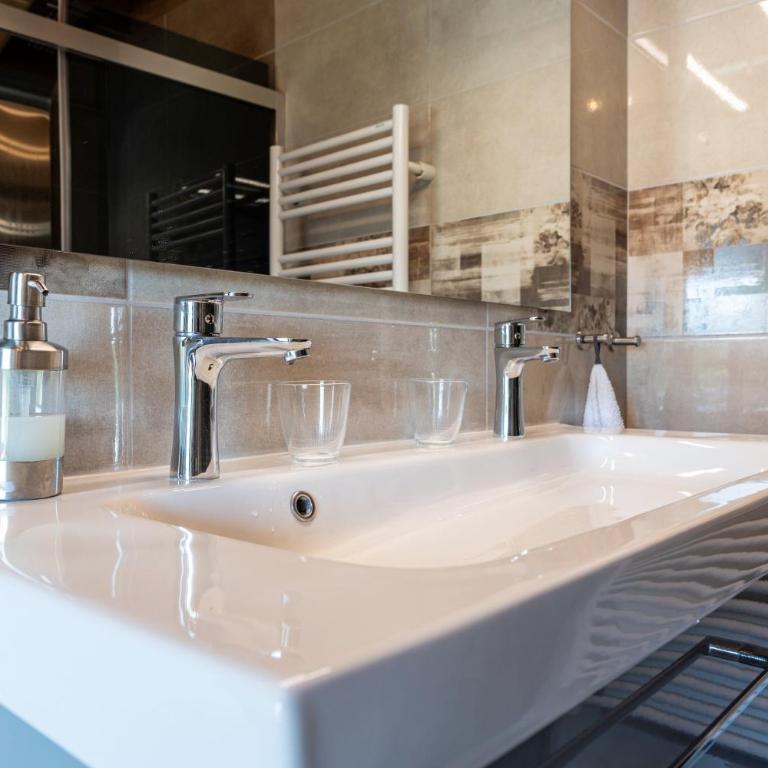 Les Bellevues - Chambre Quadruple avec Douche - 19