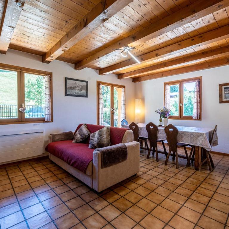 Chalet de la Marmotte - Two-Bedroom Deluxe Apartment with Garden View - 9