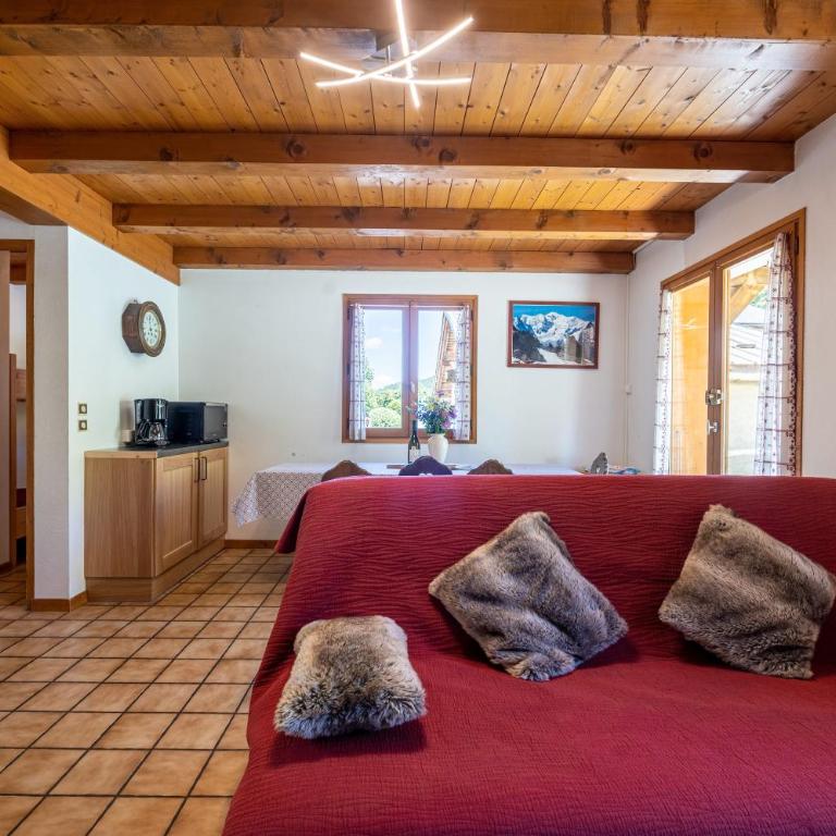 Chalet de la Marmotte - Two-Bedroom Deluxe Apartment with Garden View - 7