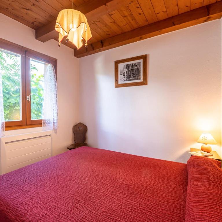 Chalet de la Marmotte - Two-Bedroom Deluxe Apartment with Garden View - 10