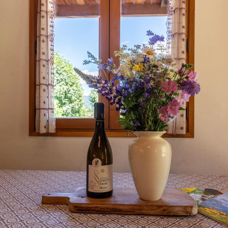 Chalet de la Marmotte - Two-Bedroom Deluxe Apartment with Garden View - 3