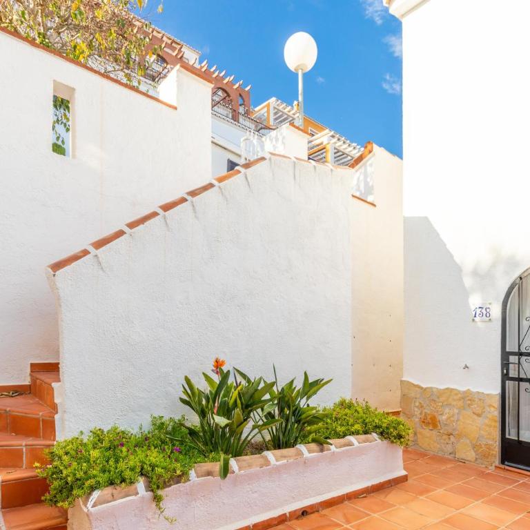 La Vista - Two-Bedroom Deluxe Apartment with Ocean View - 24
