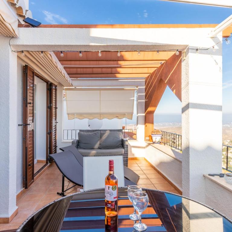 La Vista - Two-Bedroom Deluxe Apartment with Ocean View - 21