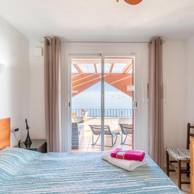 La Vista - Two-Bedroom Deluxe Apartment with Ocean View - 15