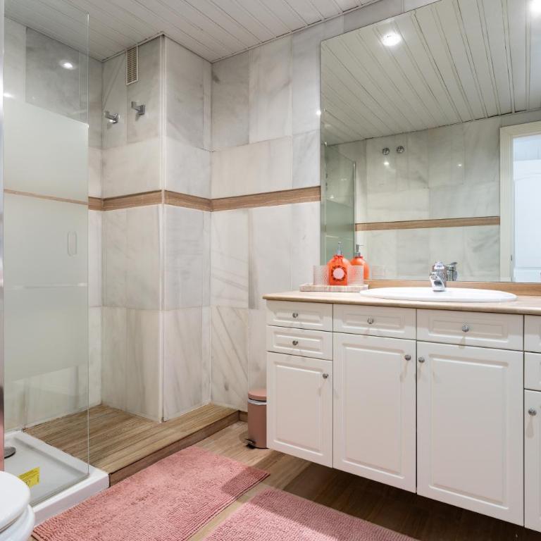Luxury Marine Apartment Wifi - Two-Bedroom Deluxe Apartment with Ocean View - 13