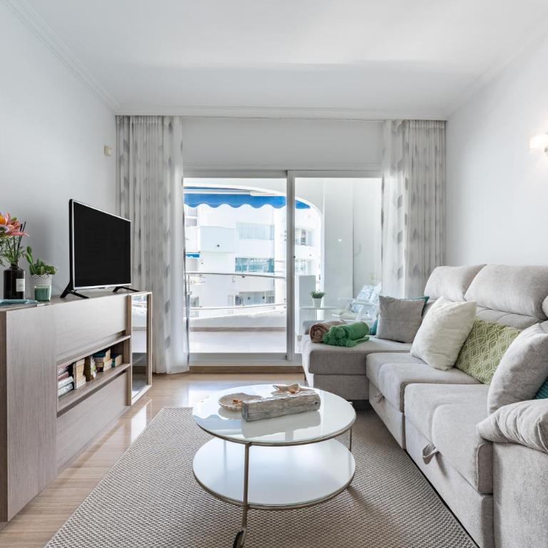 Luxury Marine Apartment Wifi - Two-Bedroom Deluxe Apartment with Ocean View - 5