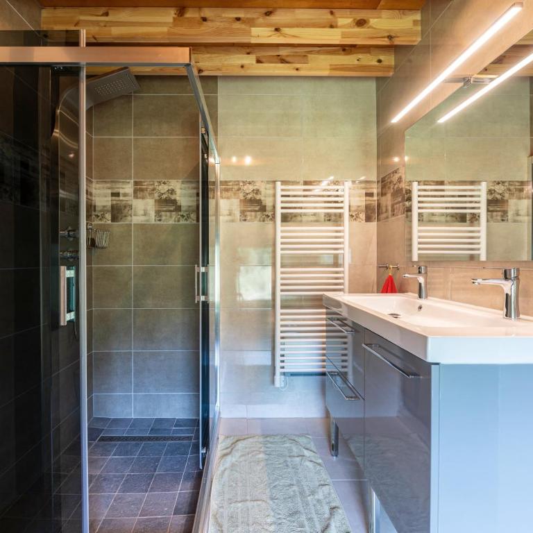 Les Bellevues - Chambre Quadruple avec Douche - 14