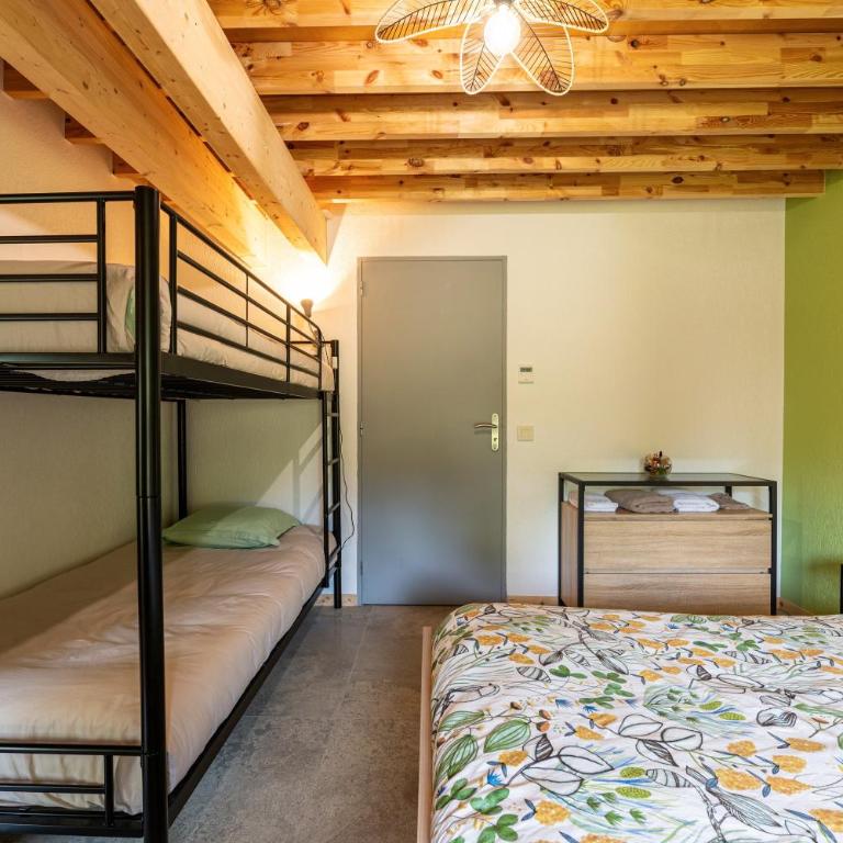 Les Bellevues - Chambre Quadruple avec Douche - 9