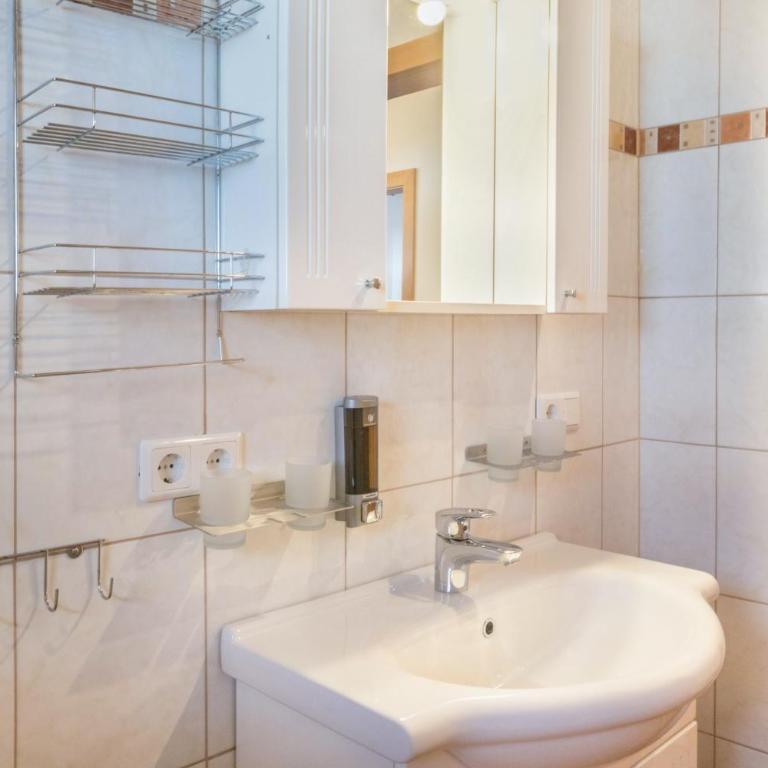 Appartement Julia - Apartment mit 2 Schlafzimmern und Bergblick - 15