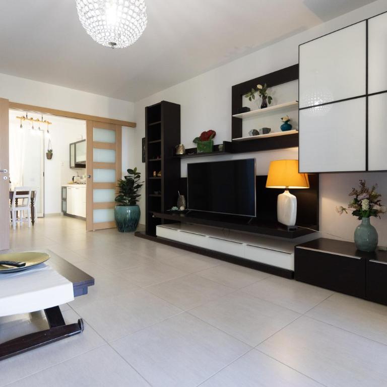 Fabiene Familyholidays Fresie - Three-Bedroom House - 8