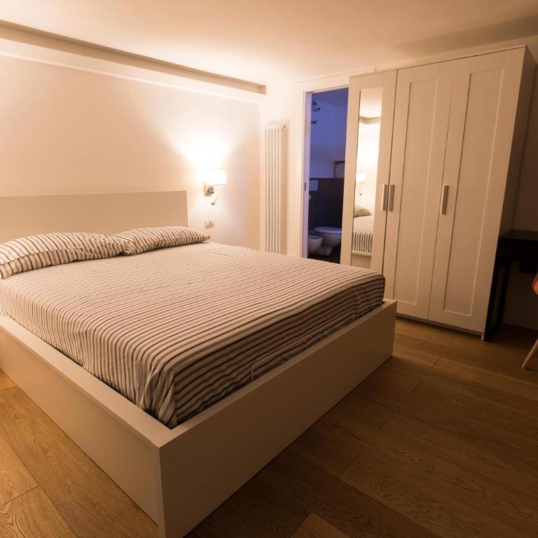 Casa Fabrizio Ai Gradoni Di Chiaia - Appartamento Superior con 1 Camera da Letto e Balcone - 2