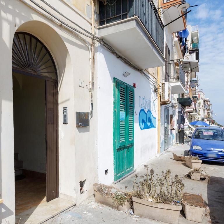 Cla e Max - Three-Bedroom House - 26
