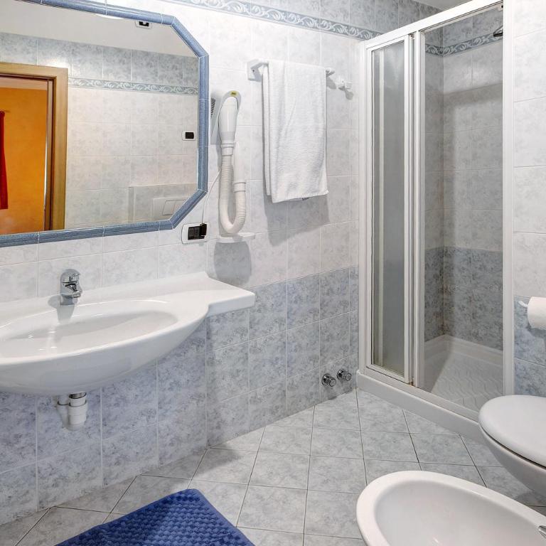 Appartamenti Chestel - Appartamento Deluxe con 2 Camere da Letto e Vista Giardino - 18