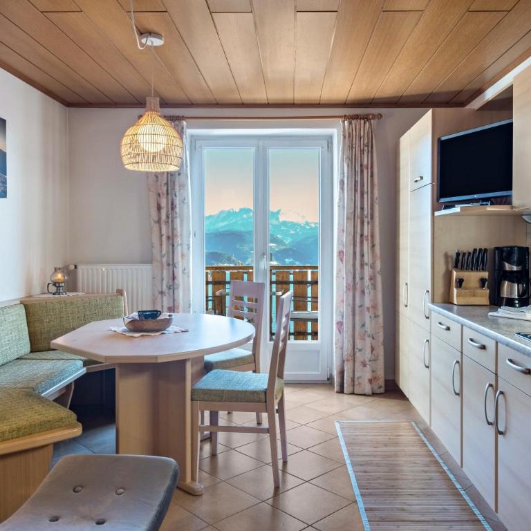 Beckenbinder Apartement Schlern - Superior One-Bedroom Apartment with Balcony - 2