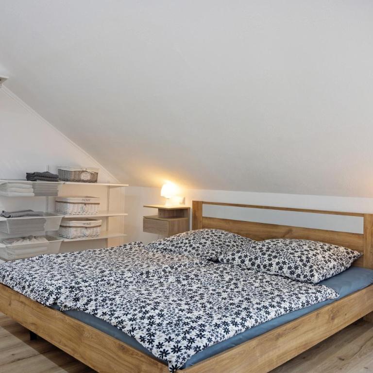 Fewo Ferdl - Apartment mit 1 Schlafzimmer und Gartenblick - 10
