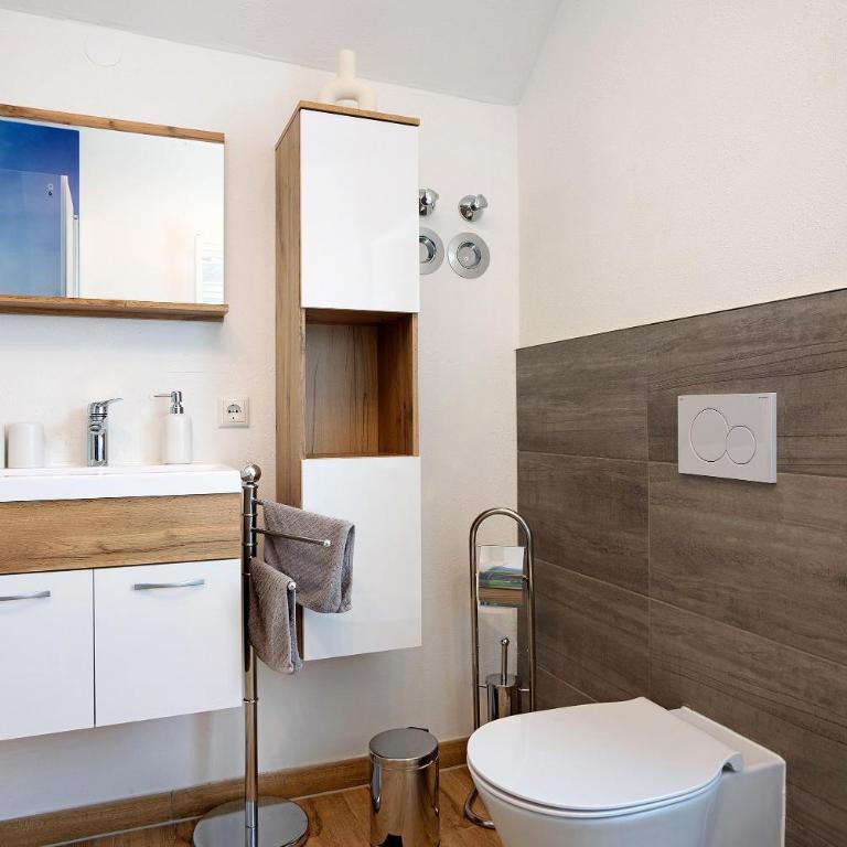 Fewo Ferdl - Apartment mit 1 Schlafzimmer und Gartenblick - 16