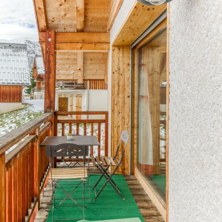 Chalet Arvina - Appartement 3 Chambres Premium avec Balcon - 21