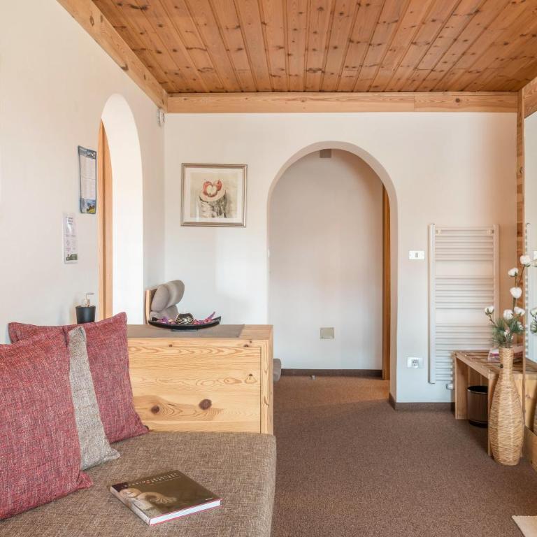 Haus Sonnegg Sonnenuntergang - One-Bedroom Apartment with Garden View - 9