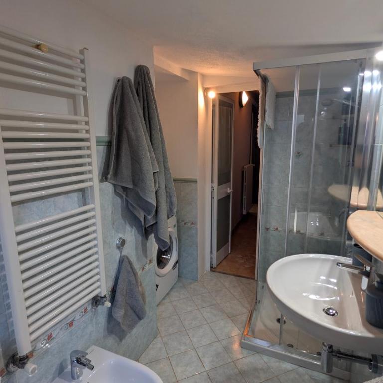 La Casa di Dede Trilocale nel Cuore di Cuneo - Two-Bedroom Apartment - 17