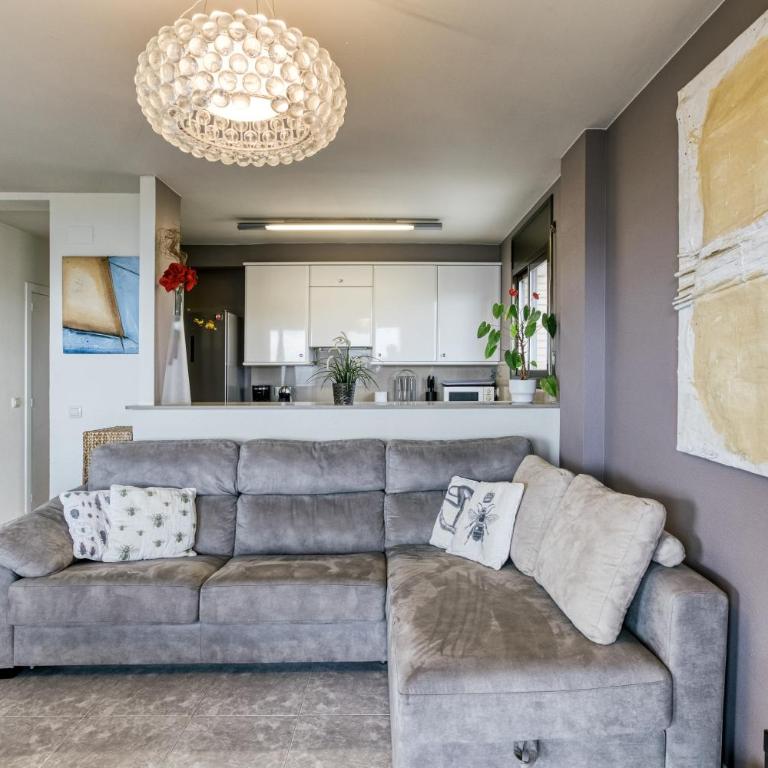 Roses Frontline perfect for family - Three-Bedroom Apartment with Water View - 3