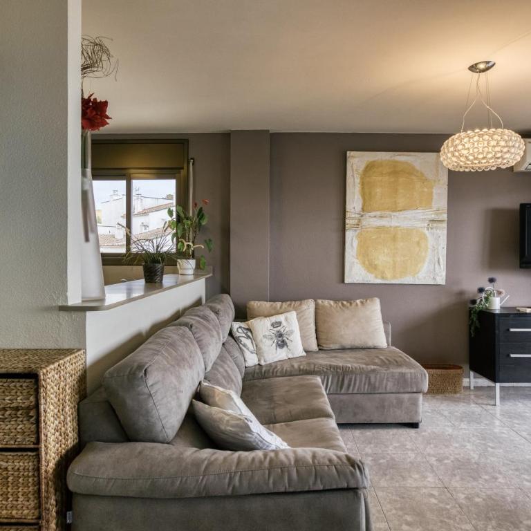 Roses Frontline perfect for family - Three-Bedroom Apartment with Water View - 5