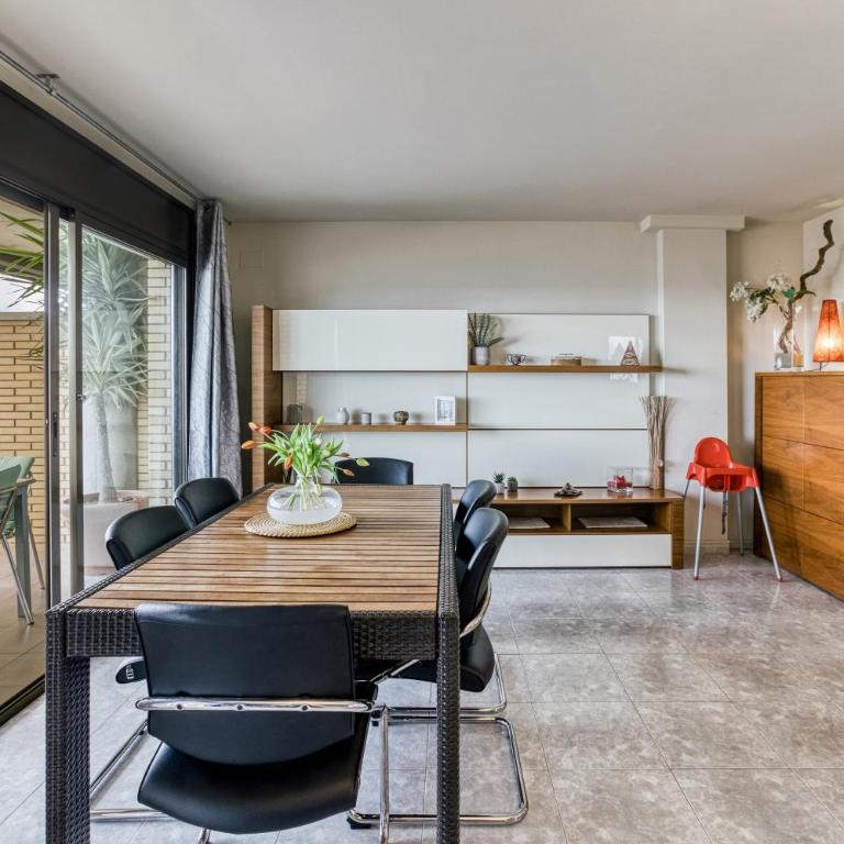 Roses Frontline perfect for family - Three-Bedroom Apartment with Water View - 7