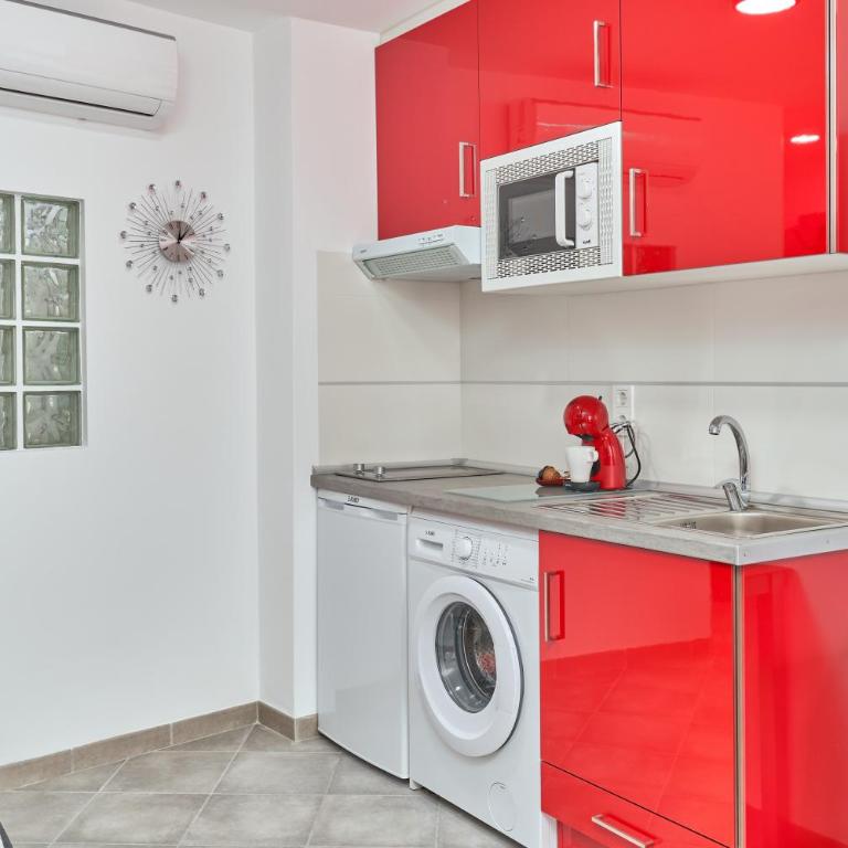 Nerja Boutique 104 Beauty - Studio with Terrace - 10