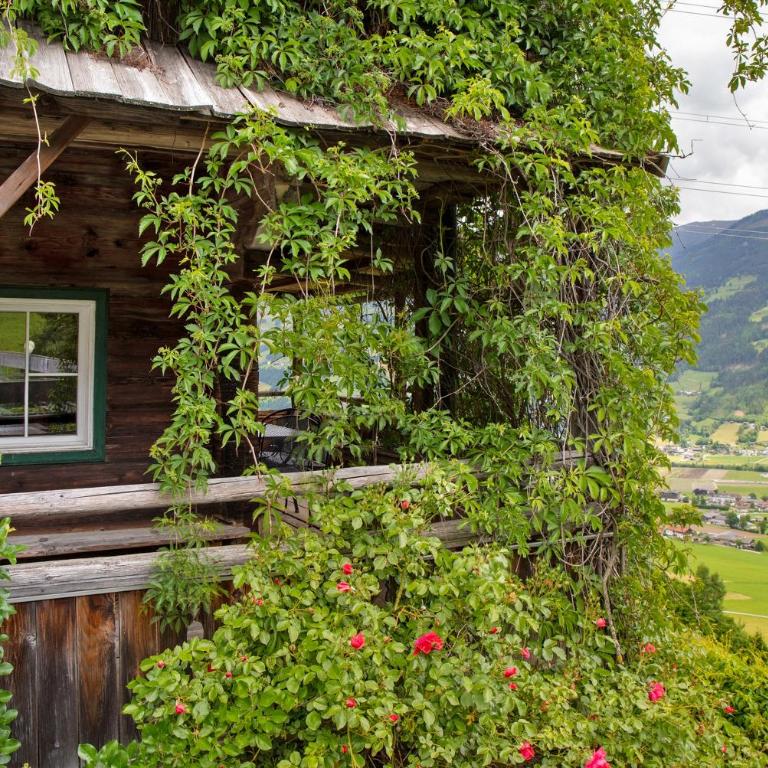 Berghaus Wiesegg - Uriges Tiroler - Premium Apartment mit 3 Schlafzimmern und Balkon - 4