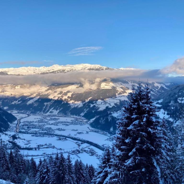 Berghaus Wiesegg - Uriges Tiroler - Premium Apartment mit 3 Schlafzimmern und Balkon - 43