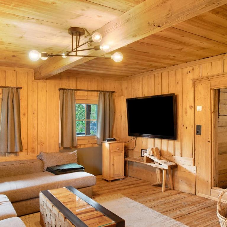 Berghaus Wiesegg - Uriges Tiroler - Premium Apartment mit 3 Schlafzimmern und Balkon - 8