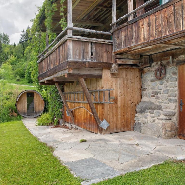 Berghaus Wiesegg - Uriges Tiroler - Premium Apartment mit 3 Schlafzimmern und Balkon - 2