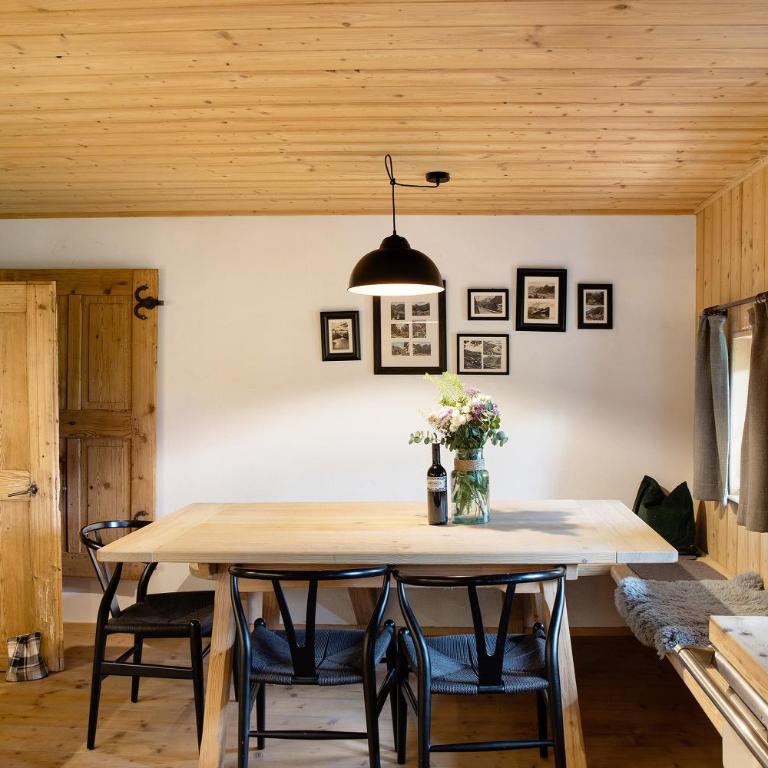 Berghaus Wiesegg - Uriges Tiroler - Premium Apartment mit 3 Schlafzimmern und Balkon - 13