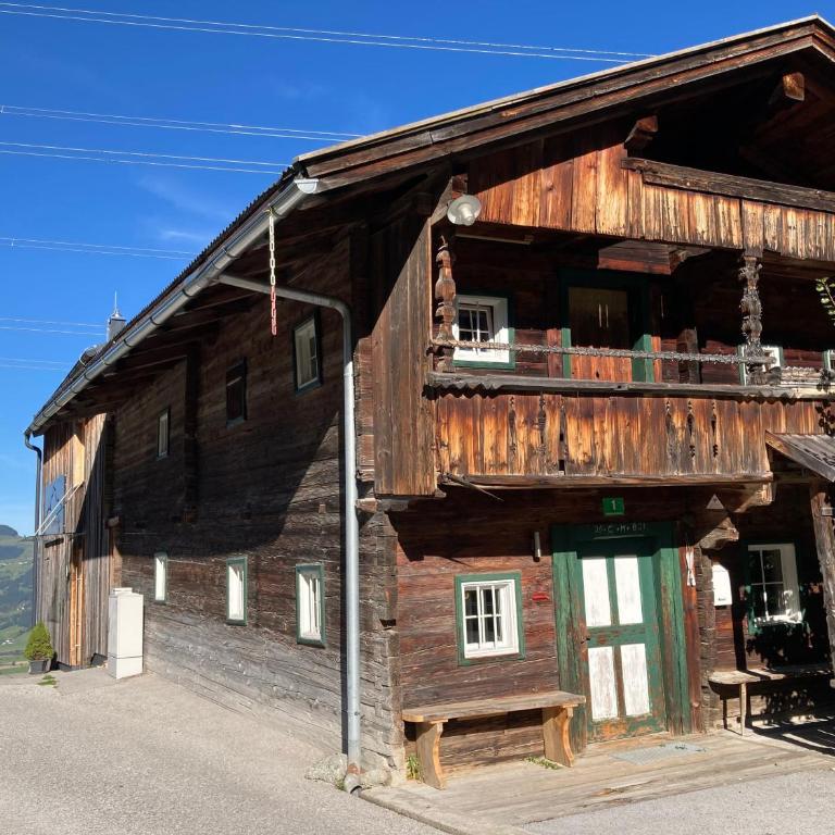 Berghaus Wiesegg - Uriges Tiroler - Premium Apartment mit 3 Schlafzimmern und Balkon - 33