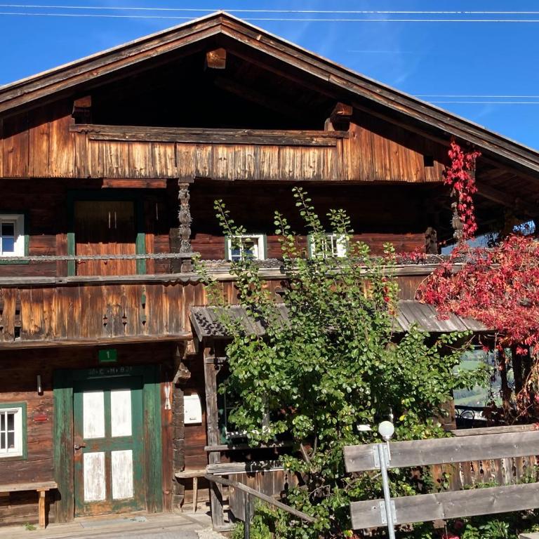 Berghaus Wiesegg - Uriges Tiroler - Premium Apartment mit 3 Schlafzimmern und Balkon - 34