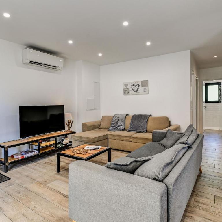 Aux pieds des pistes - Appt B - Deluxe Apartment mit Balkon und 2 Schlafzimmern - 2