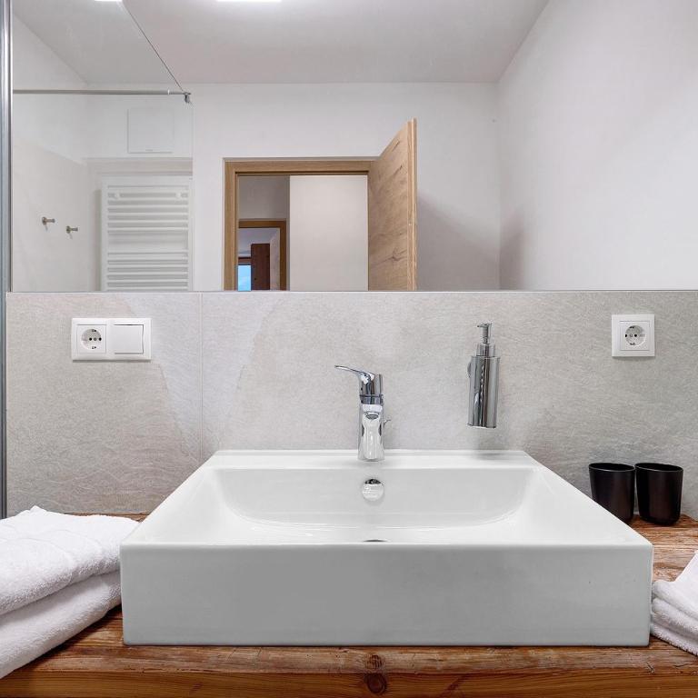 Matscherhof Lana - Appartamento Deluxe con 2 Camere da Letto e Vista Giardino - 21