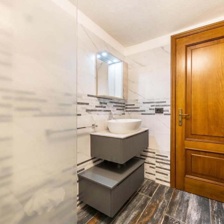Il Nido di Letizia - Appartamento Superior con 1 Camera da Letto e Balcone - 13