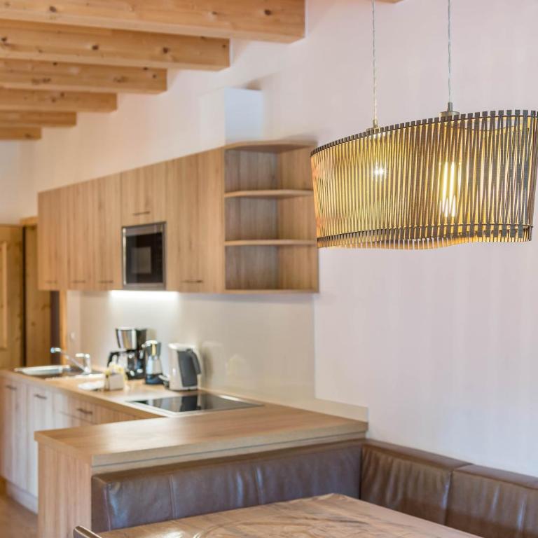 Hotel Residence Gardena Saslong - Appartamento Deluxe con 2 Camere da Letto e Vista Giardino - 5